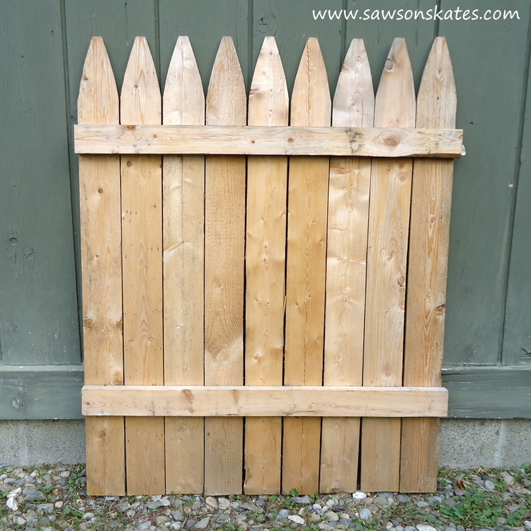 WOW! This DIY garden gate is sooo easy to make! With just a couple of tweaks you can turn a fence section into rustic garden gate!