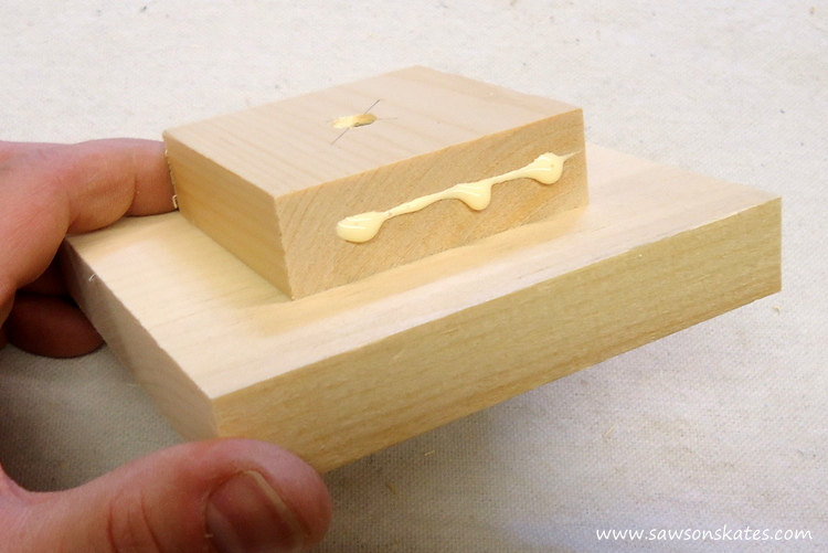 Easy wooden DIY candle holder - apply glue