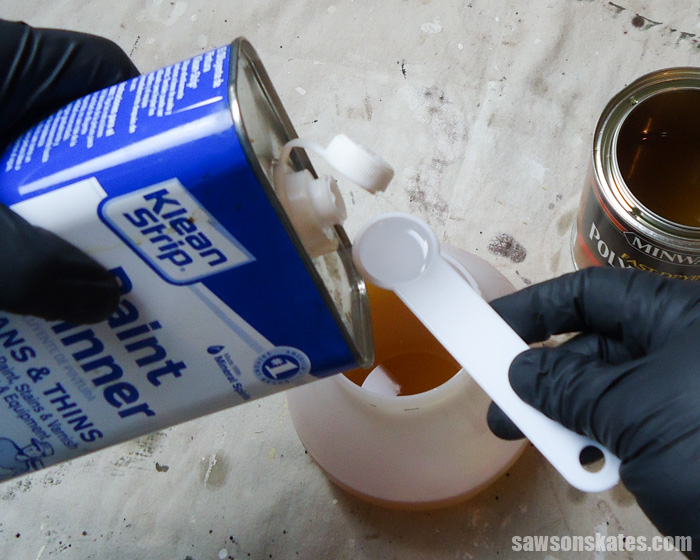 How to spray polyurethane - mix or thin the poly with paint thinner