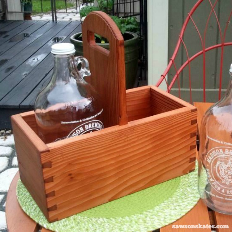 Make your own DIY wooden craft beer growler carrier with these plans - dovetailed growler carrier