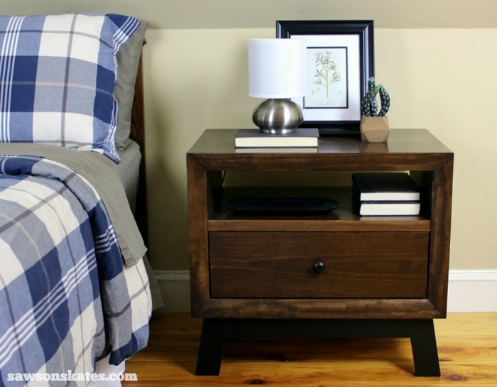 You won't run out of storage with this retro nightstand. The shelf is perfect for storing books, magazines, reading glasses, remotes, phones and more.