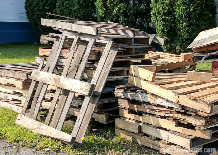 Pallet wood is often used to make accent walls and furniture projects, but there are a few things to consider before you start building with pallets.