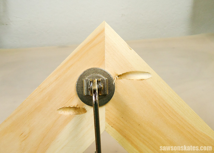 drillingpocketholesonmiterjoints10 Saws on Skates