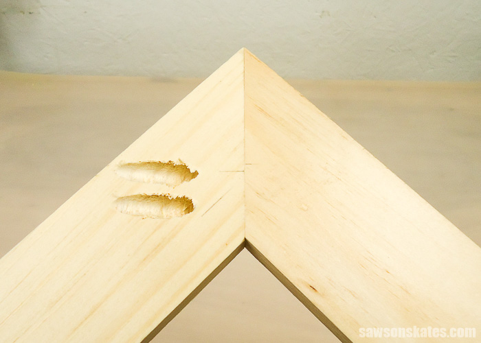 Drilling pocket holes on miter joints - Here's a look at a completed joint on a 1x3.