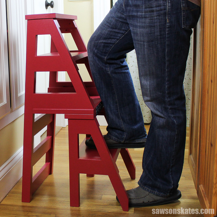 Stepping on a DIY Ladder Chair