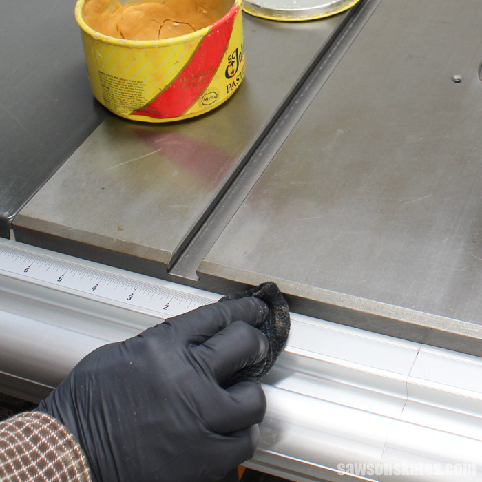how_to_wax_your_table_saw_11 Saws on Skates