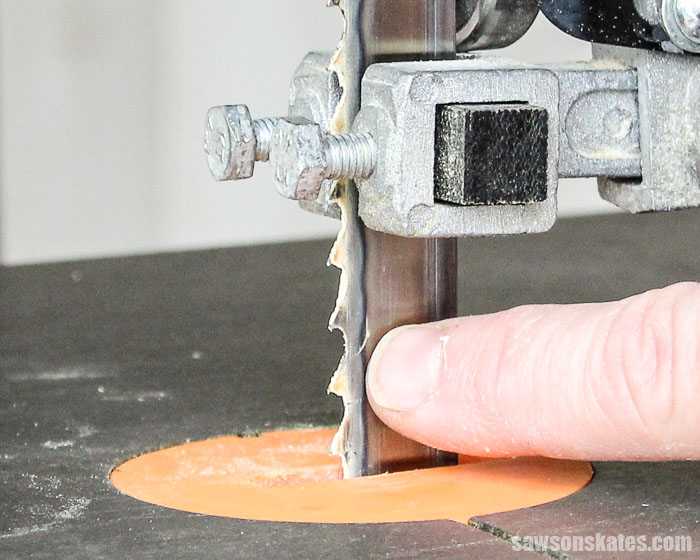 Bandsaw tips - clean your bandsaw blade with a blade and bit cleaner to remove wood pitch