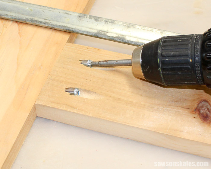Your Kreg Jig is probably one of the tools you use the most, but did you know there are four common pocket hole joints? Let's review the joints, learn how to make each joint and how to use the joints for building DIY projects.