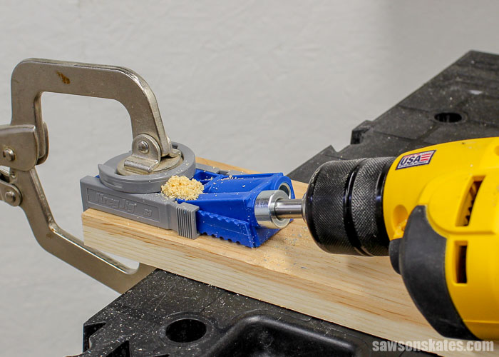 Drilling a pocket hole with the Kreg Jig R3