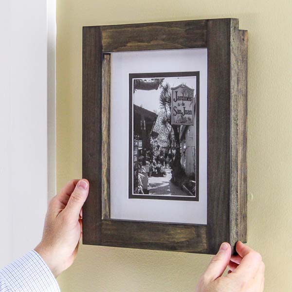 Easy DIY Picture Frame