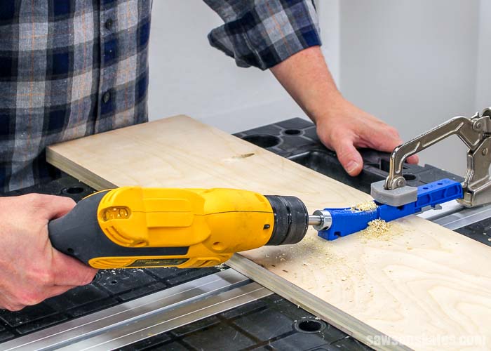 The Kreg Jig 320 can be used to drill pocket holes on plywood