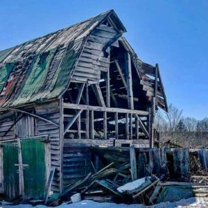 Side view of an old barn