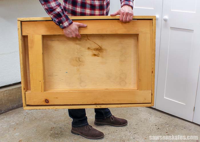 Carrying the collapsible workbench