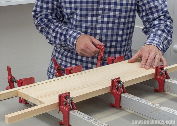 Clamping the shelf for a DIY paper towel holder