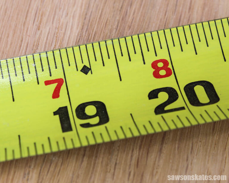 How to Use a Tape Measure Correctly (Tips for Success) Saws on Skates®