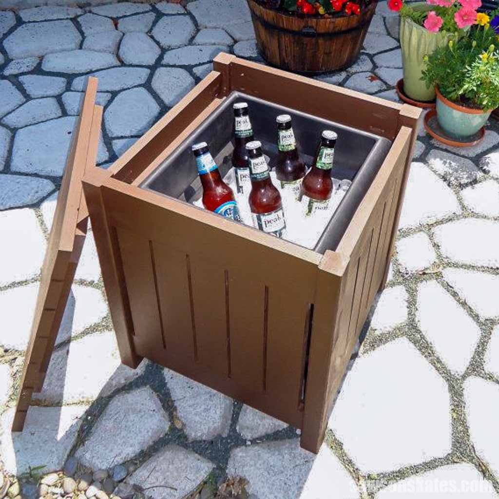 DIY Outdoor Side Table (+ Hidden Cooler or Storage) Saws on Skates®