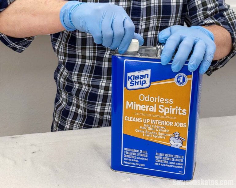 Mineral Spirits vs Acetone (Differences + Which to Use) Saws on Skates®
