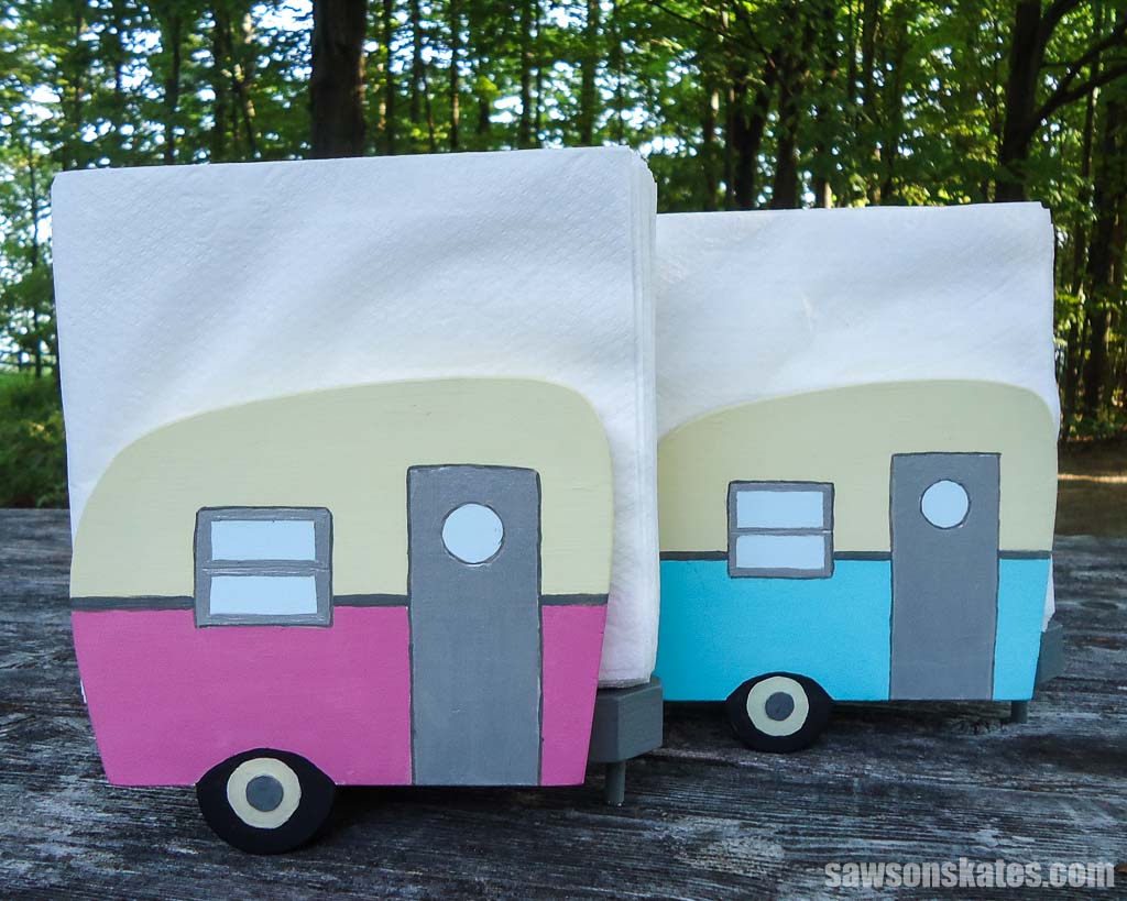 Camper-shaped napkin holders made with scrap wood and paint