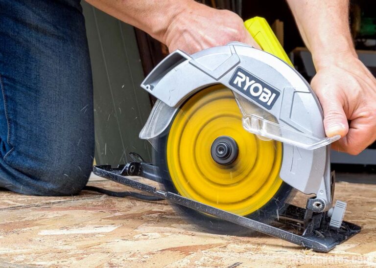 Table Saw vs Circular Saw (Which Should You Buy?) Saws on Skates®