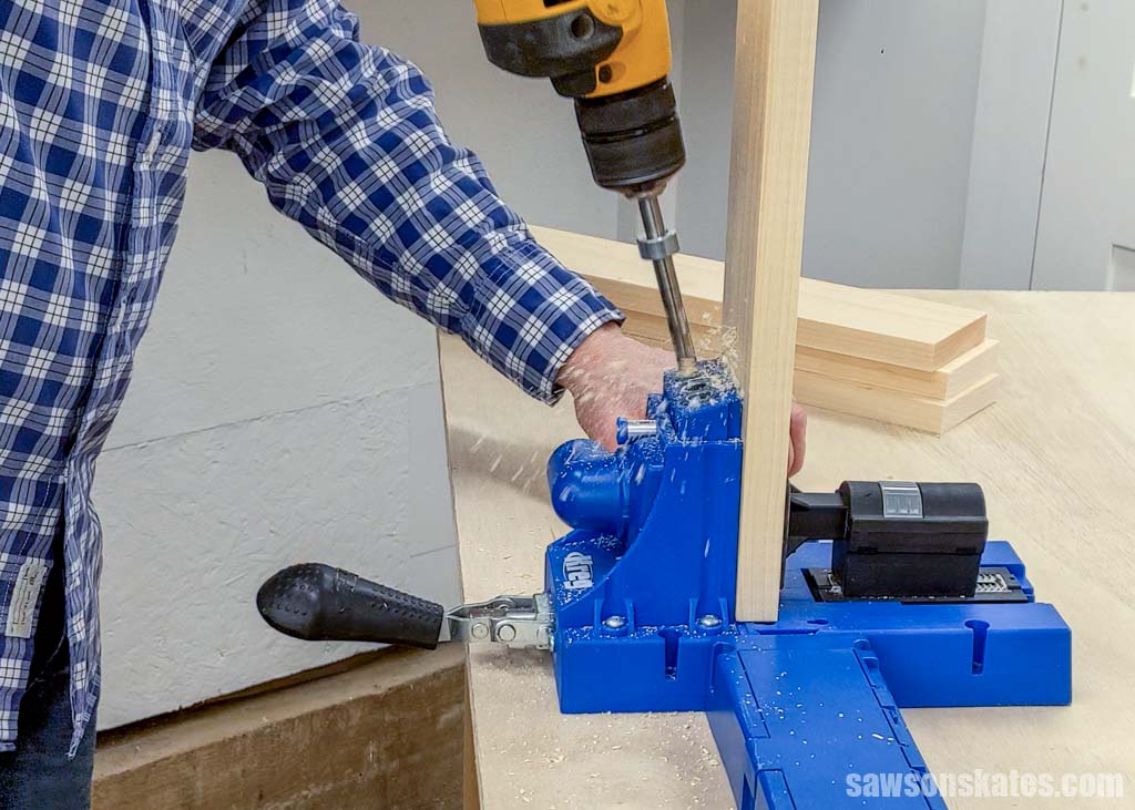 Making a pocket hole with a Kreg Jig in a rail for a DIY rolling shop cart