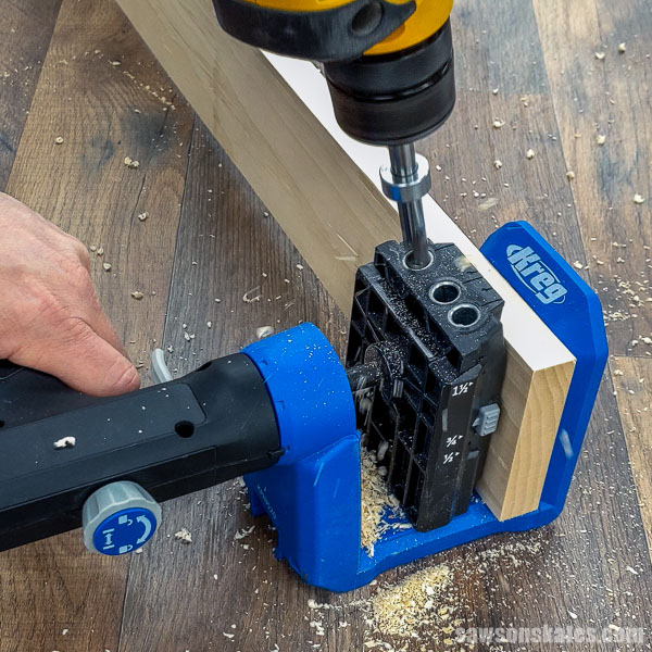 Drilling a pocket hole with a Kreg 520