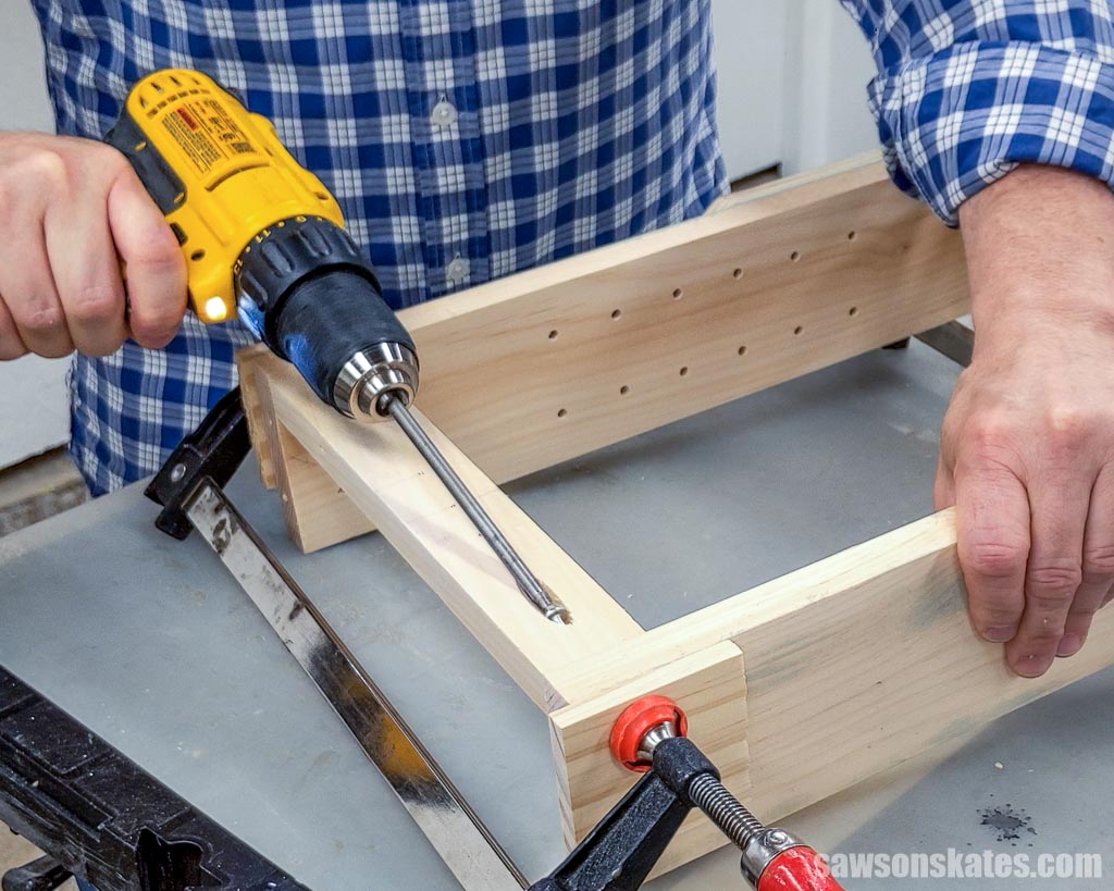 Using a drill to drive a pocket hole screw