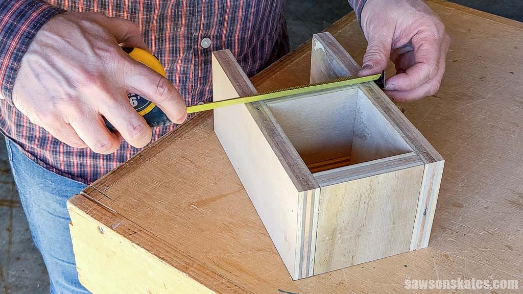 Measuring the back for width