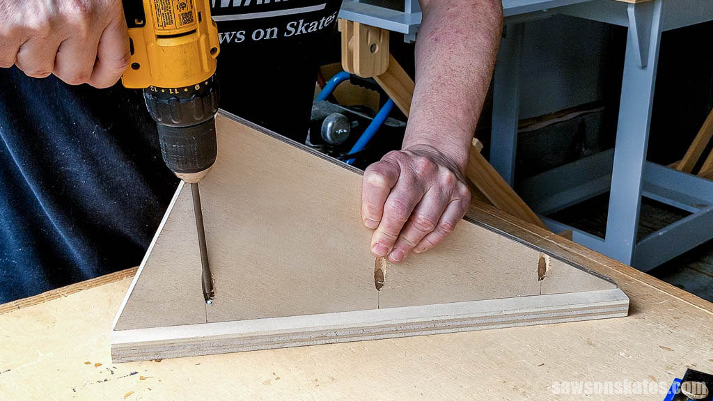 Using pocket hole screws to attach the right side to the narrow base