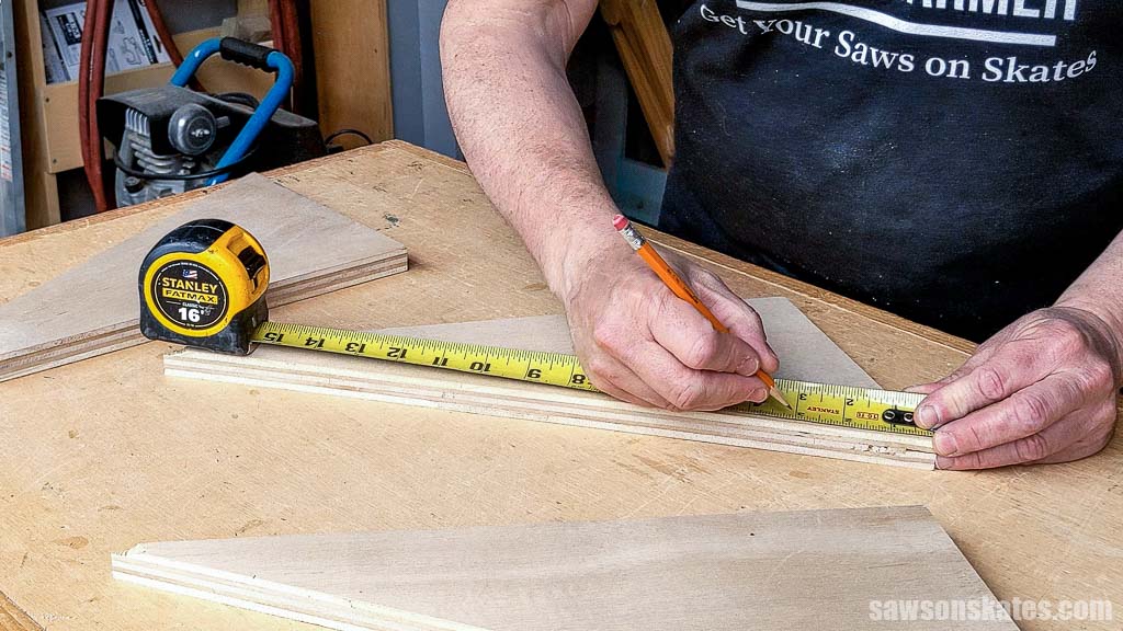 Marking the sides for pocket holes