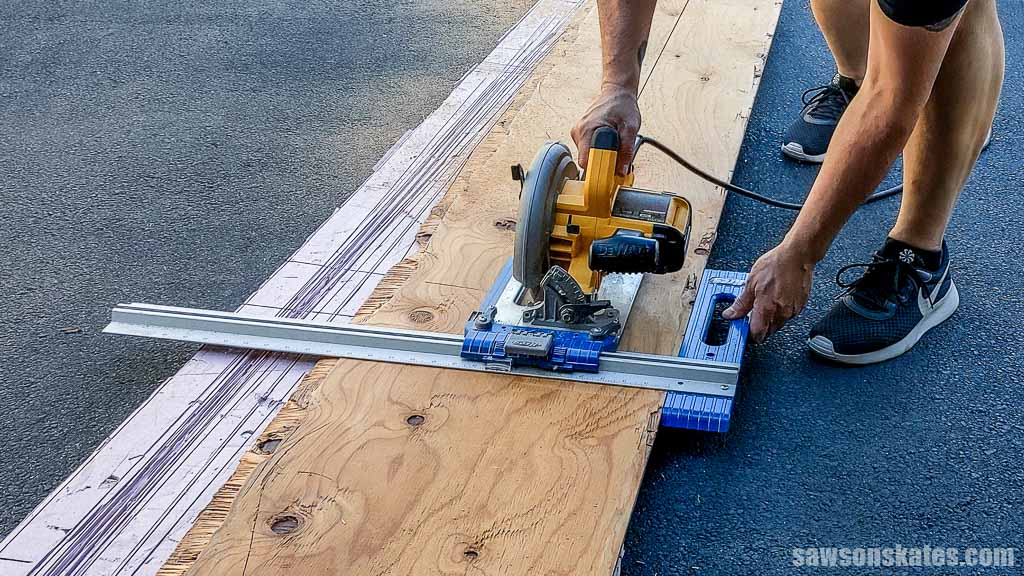 Ripping plywood to width using a circular saw