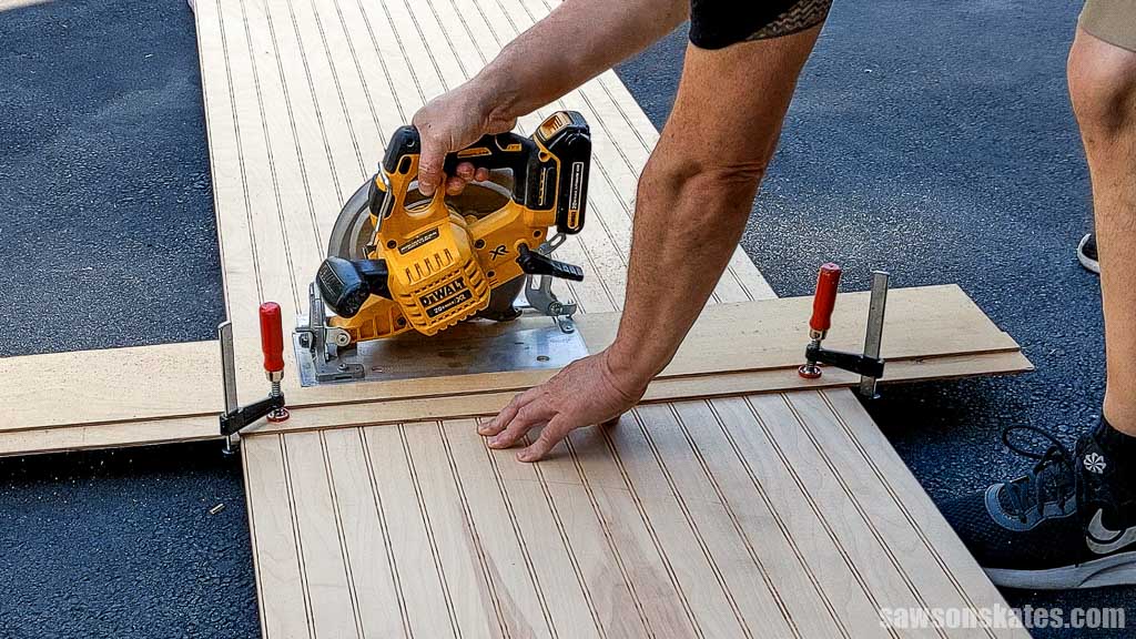 Cutting beadboard to length with a circular saw