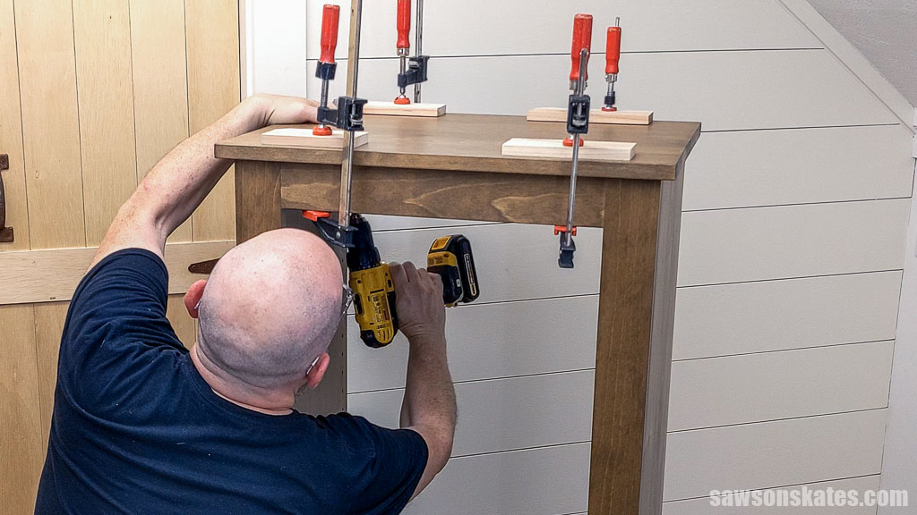 Attaching the top to the case with pocket hole screws