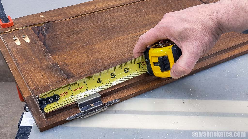 Measuring the hinge location