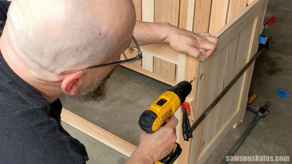 Attaching the frame with screws