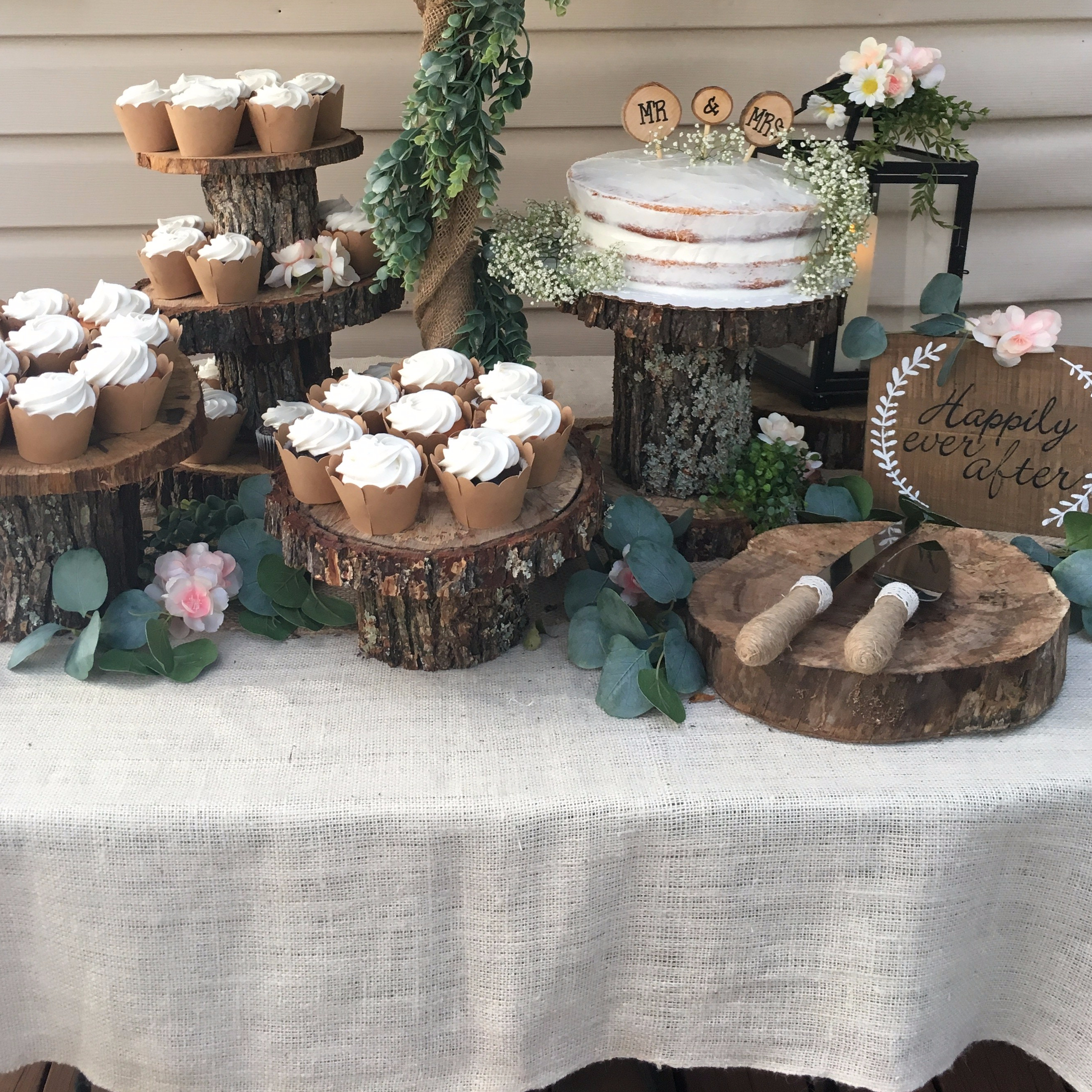dessert table display