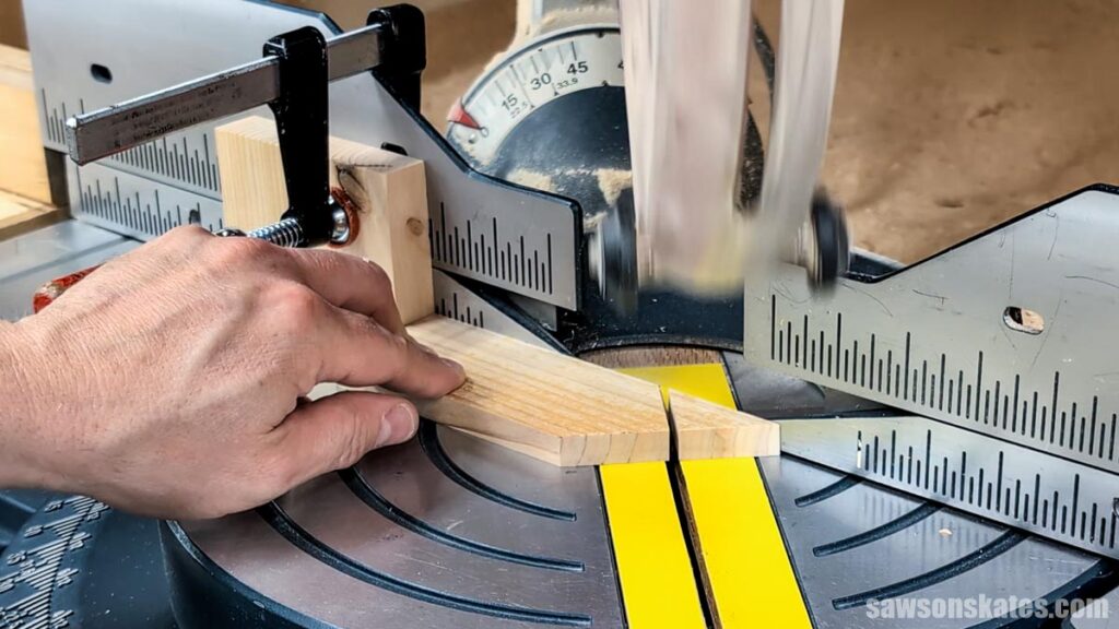 Cutting a 45 degree angle on the side edge of a workpiece